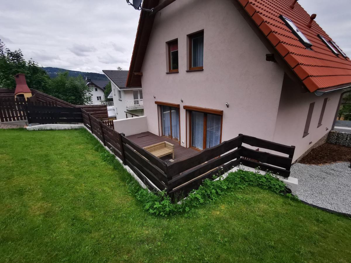 Wonder Home - Villa Vika Z Ogrodem, Z Miejscem Na Grilla I Ognisko คาร์ปัตซ์ ภายนอก รูปภาพ